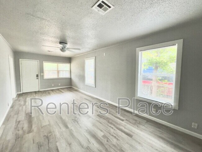 Building Photo - 4717 S 33rd W Ave