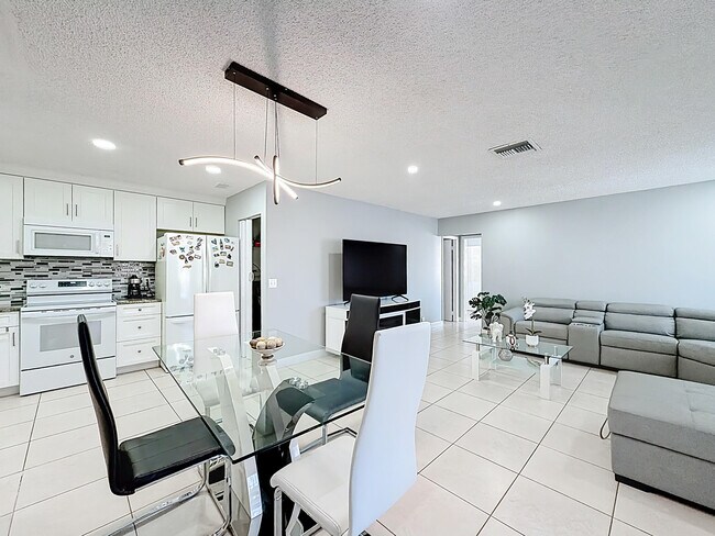 Building Photo - 3586 La Playas Ct