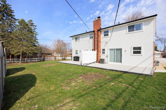 Building Photo - 1717 Nakota Rd