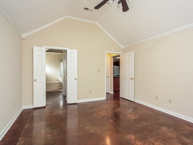 Building Photo - 5408 Hidden Meadows Dr