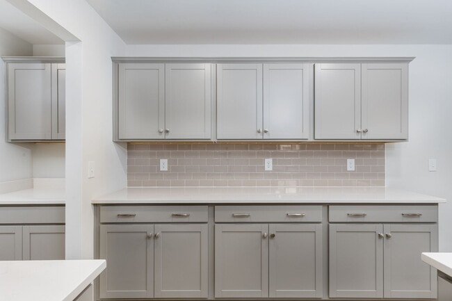 Building Photo - Modern 3-Bed, 2.5-Bath Townhome in Prime L...