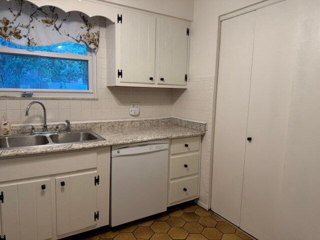 Building Photo - 6400 Cheri Lynn Dr
