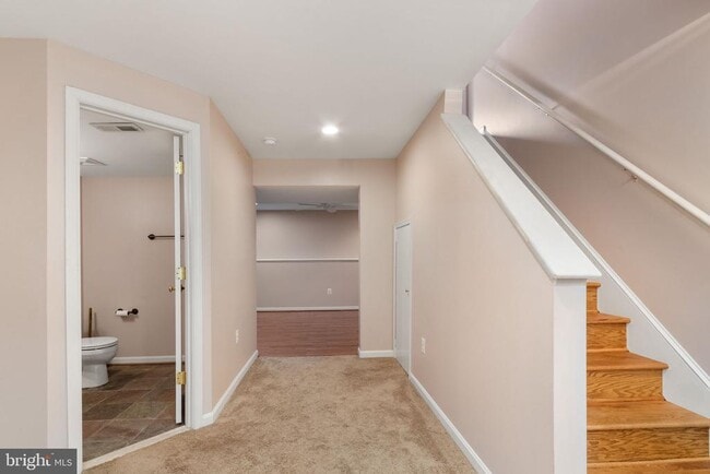 Building Photo - 6910 Governors Grant Ln