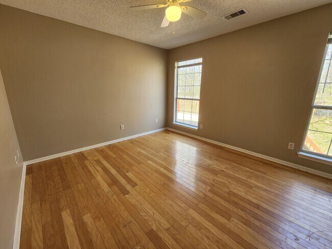 Building Photo - 902 Pheasant Cove