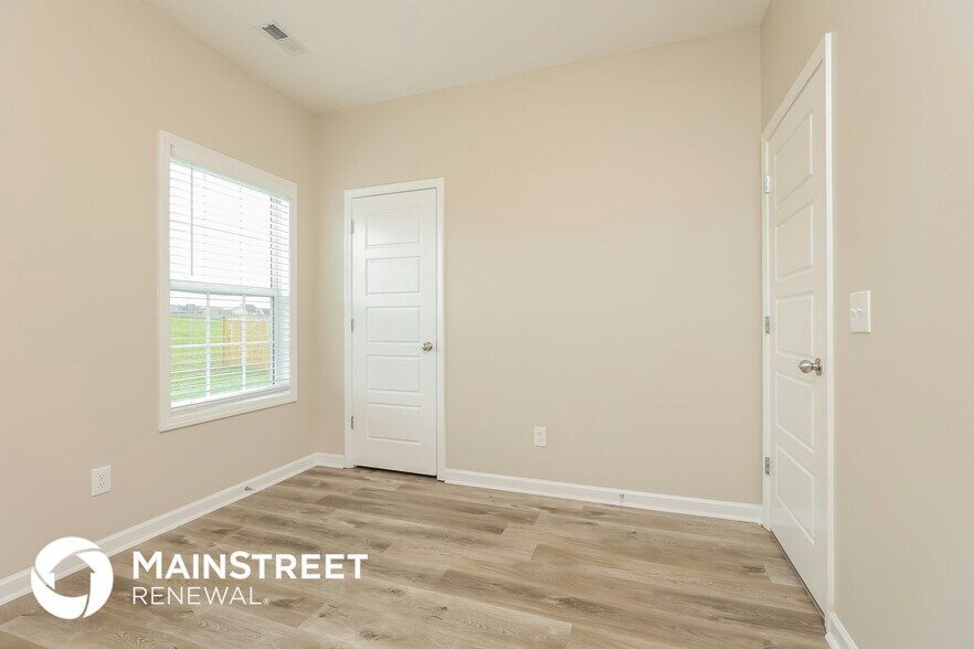 Building Photo - 726 Mitscher Dr