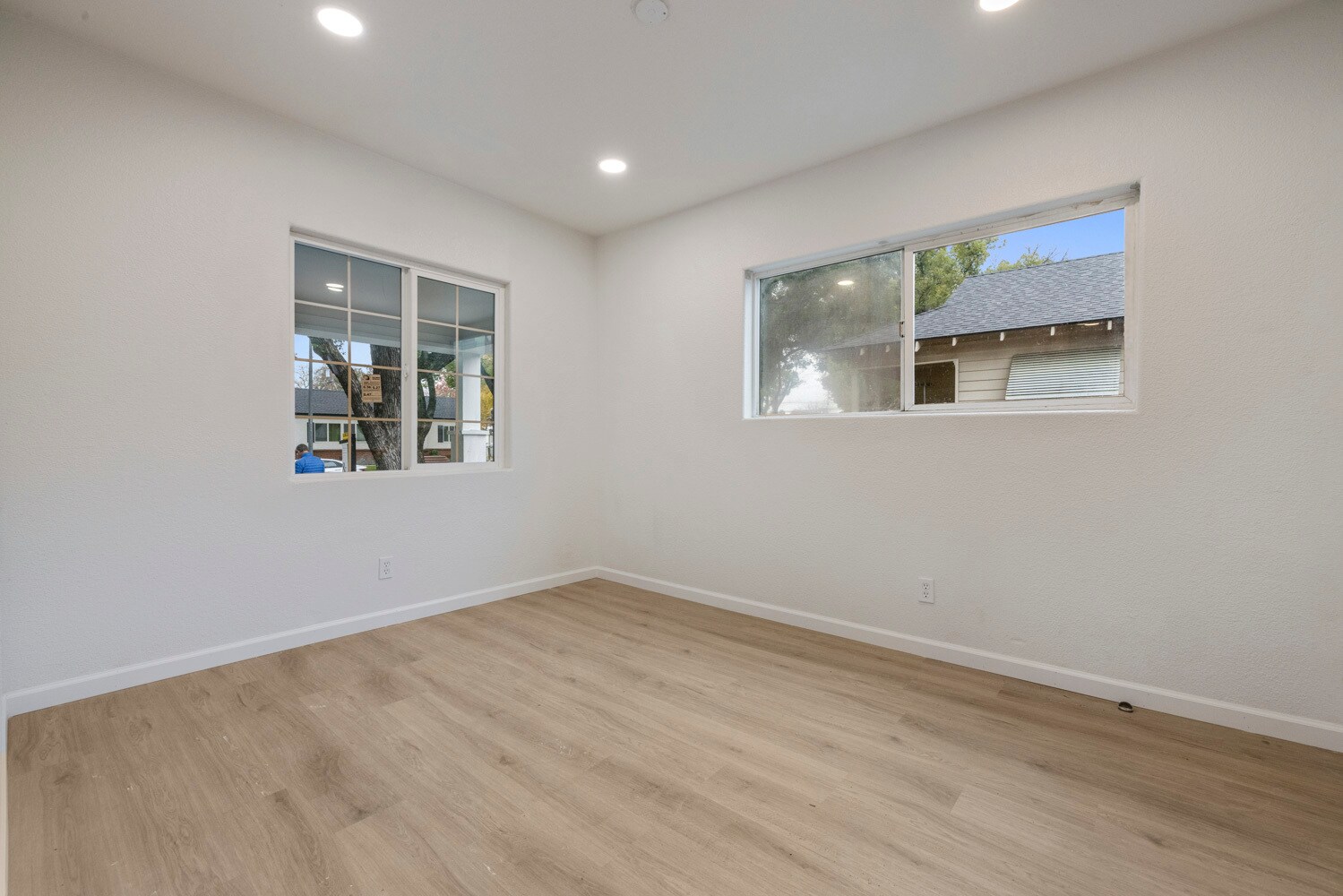 Building Photo - 214 Kimble St