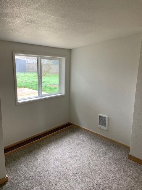 Bedroom 3 - 3335 Coburg Rd