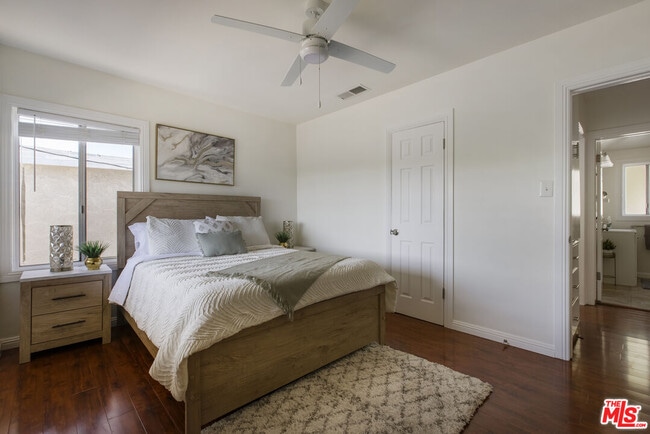 Building Photo - 2723 Ballard St