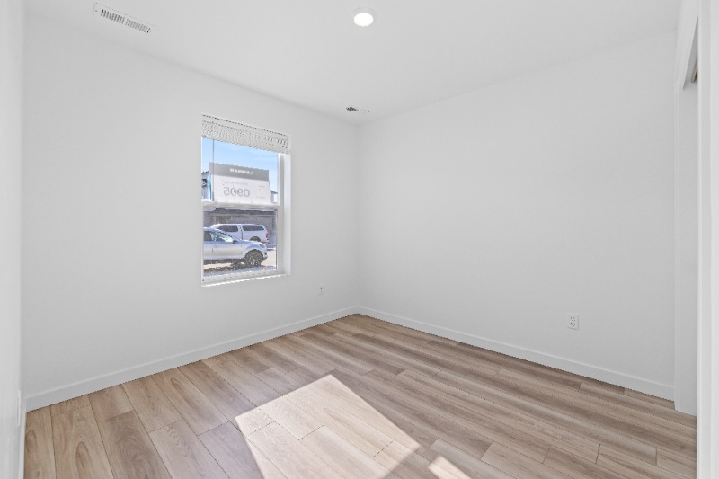 Building Photo - 279 Persian Ave