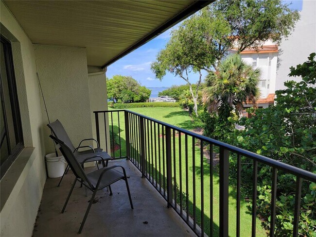 Building Photo - 1515 Pinellas Bayway S