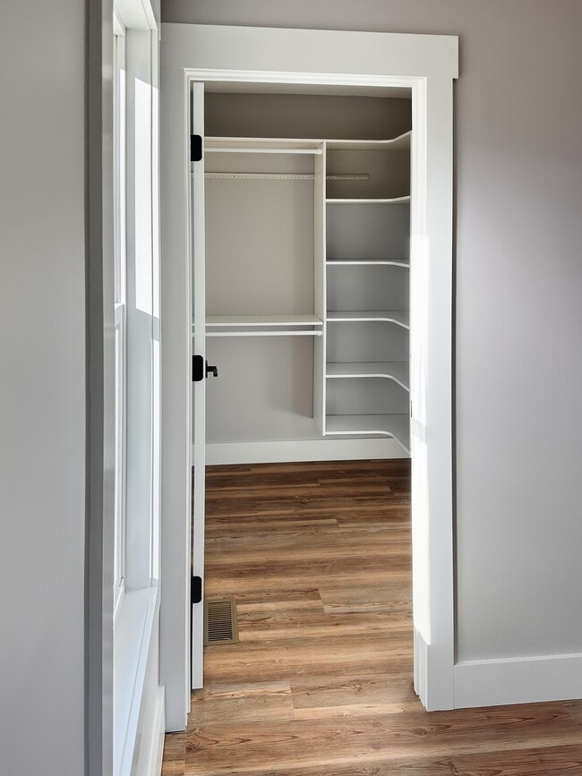 Building Photo - 8 Old Starnes Cove Rd