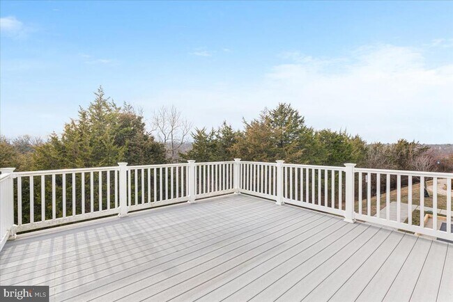 Building Photo - 139 Hornbeam Dr