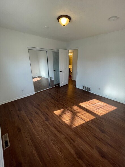 Building Photo - 1316 9th St NW