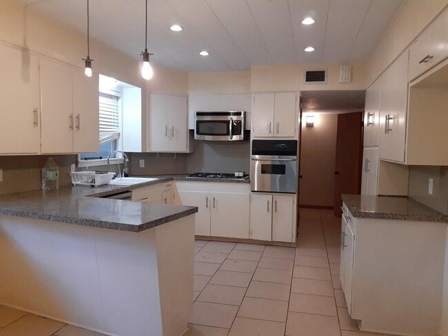 Building Photo - 2712 Pegram Ave