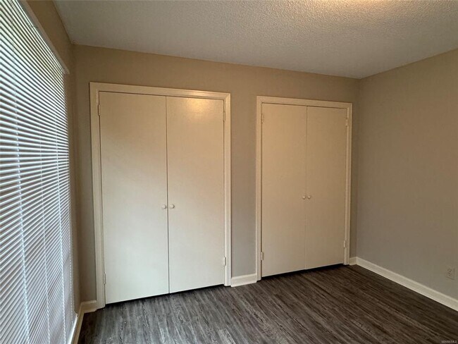 Building Photo - 2233 W Aberdeen Dr