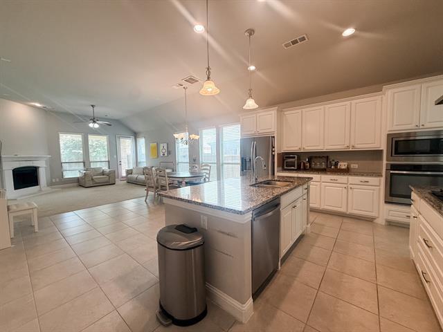 Building Photo - 4245 Brookstone Dr