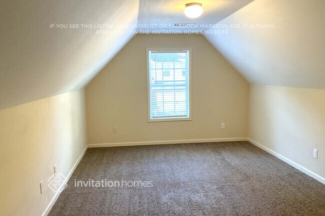 Building Photo - 2560 Freemont St