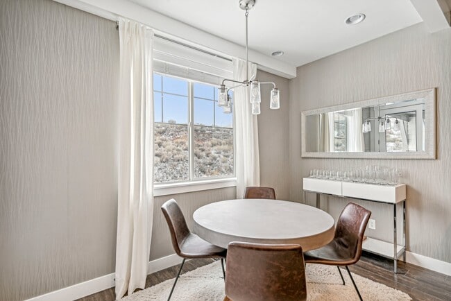 Building Photo - 1124 Wasatch Spring Rd