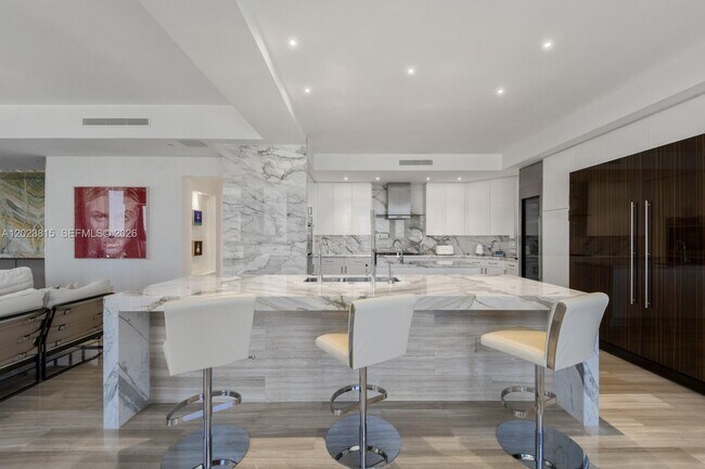 Building Photo - 17749 Collins Ave