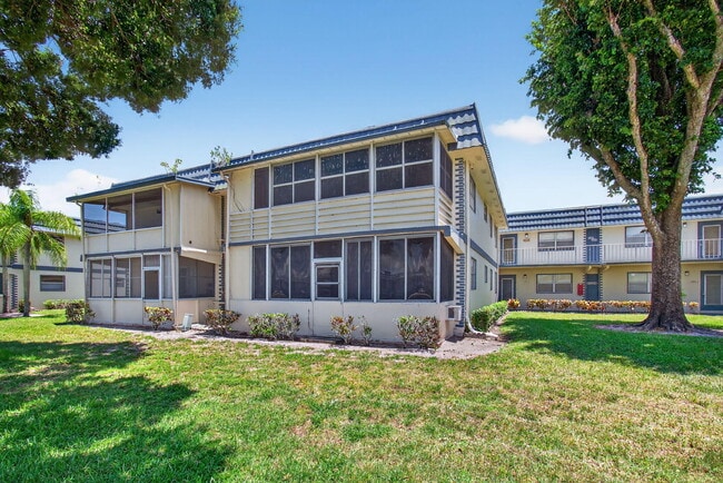 Building Photo - 228 Brittany F