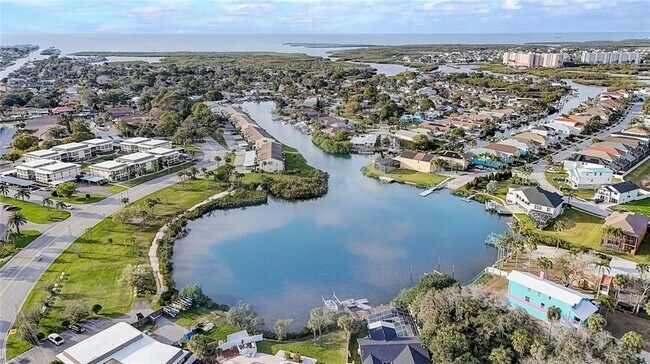 Building Photo - 4518 Garnet Dr