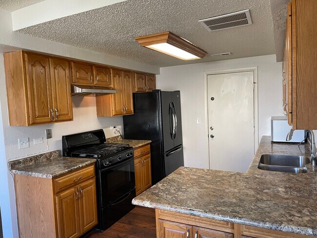 Building Photo - 1448 Merrimac Ln S