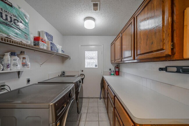 Building Photo - 3414 Ashfield Dr