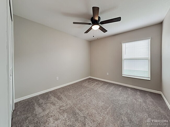Building Photo - 5151 White Chicory Dr