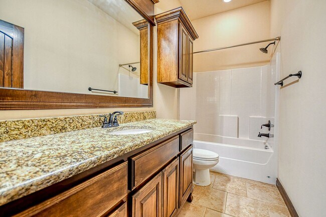 Building Photo - Beautiful home in Williamson Farms!