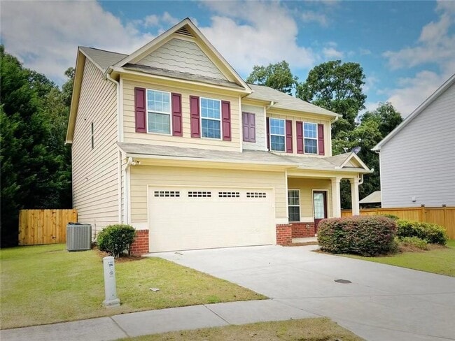 Building Photo - 527 Pine Ln