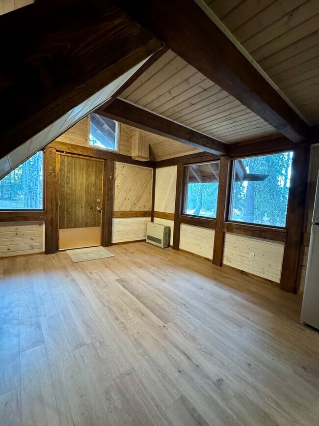 Building Photo - 37909 Hall Rd