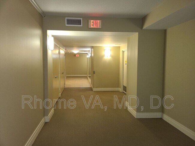 Building Photo - 2451 Midtown Ave