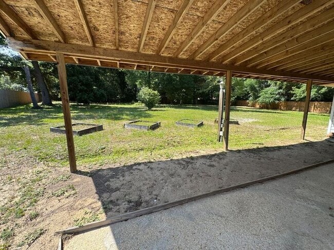Building Photo - Pensacola - 2 bedroom, 2 bathroom w/ sunro...