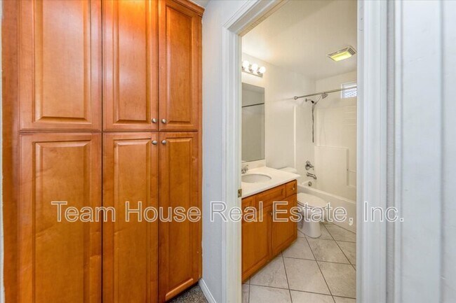 Building Photo - 28440 Mirabelle Ln