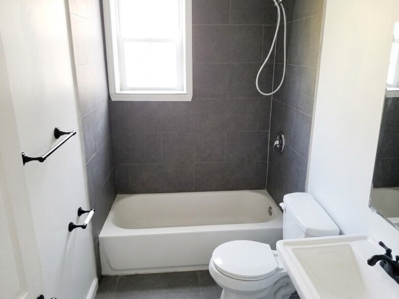 Updated Bath - 17 Old Allamuchy Rd