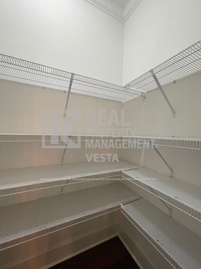 Building Photo - 435 New St