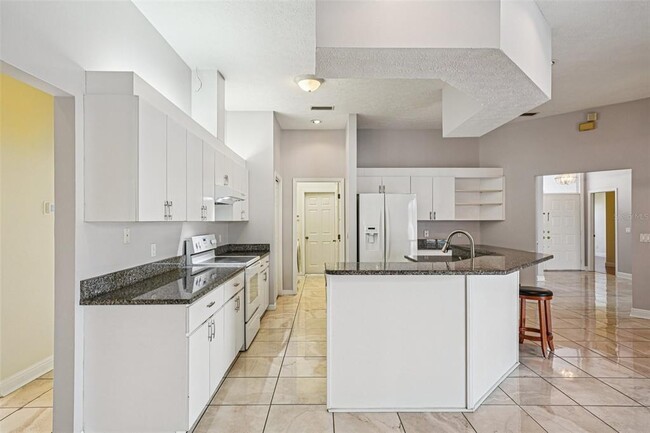 Building Photo - 918 Academy Dr