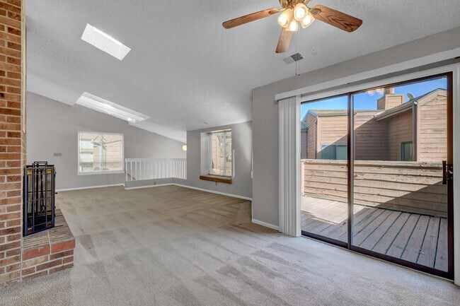 Building Photo - "Charming 2-Bedroom Townhouse in Colorado ...