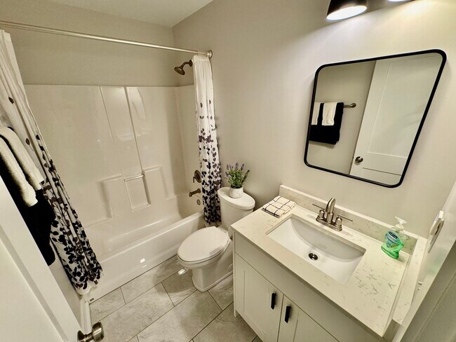 Building Photo - 628 Krpan Ct