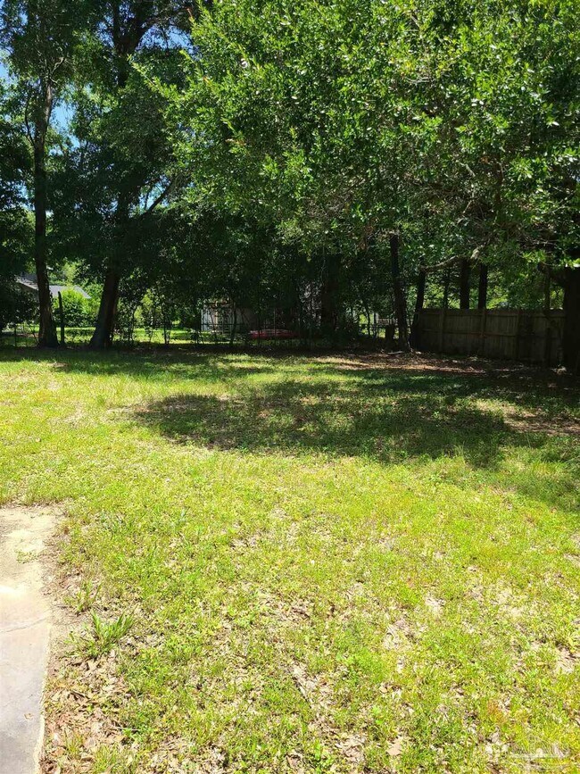 Building Photo - 6666 Allyn Way