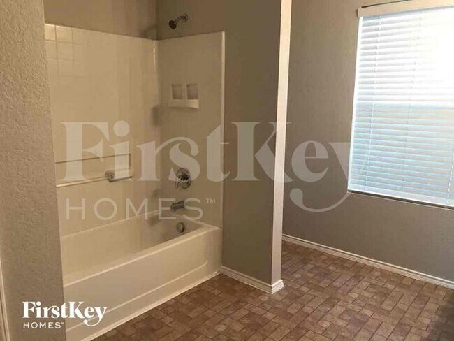 Building Photo - 3356 Mojave Dr