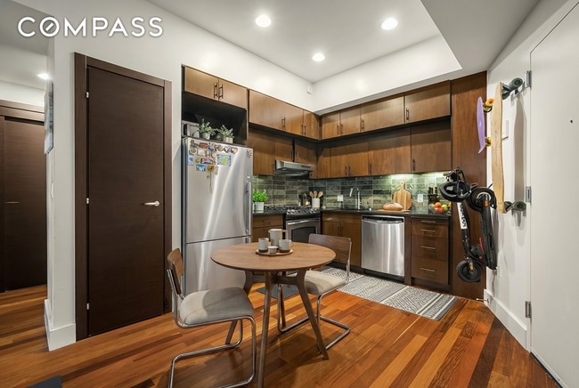 Building Photo - 150 Myrtle Ave