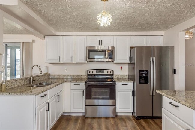 Building Photo - 3332 Chauncy Rd