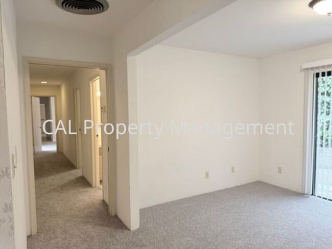 Building Photo - Beautiful 3-Bedroom Pebble Beach Home!