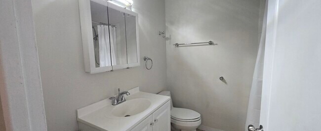 Building Photo - 4250 N Marine Dr