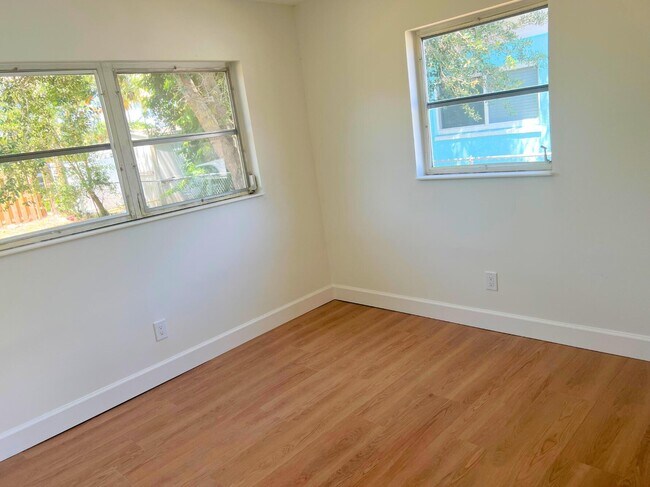 Building Photo - 4787 Tortuga Dr