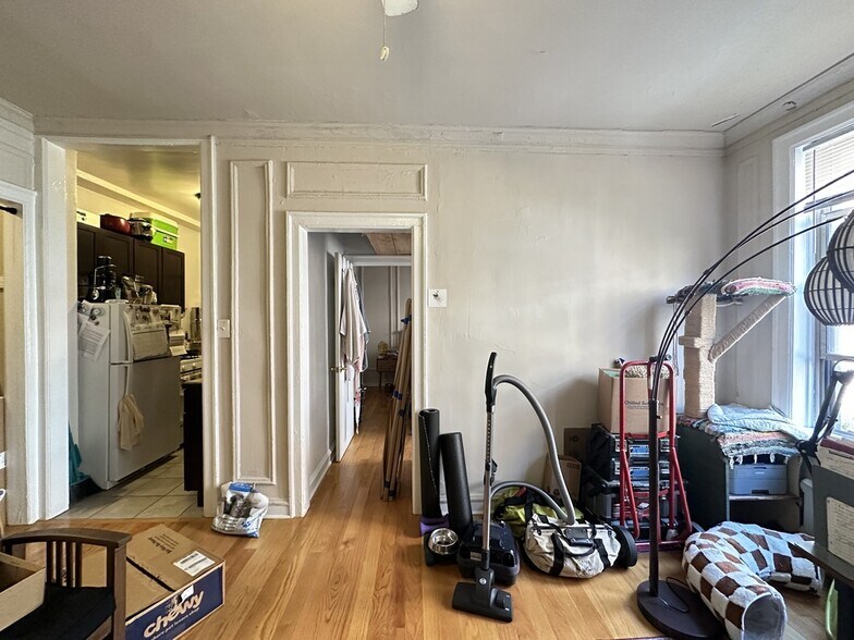 Building Photo - 1371 W Estes Ave