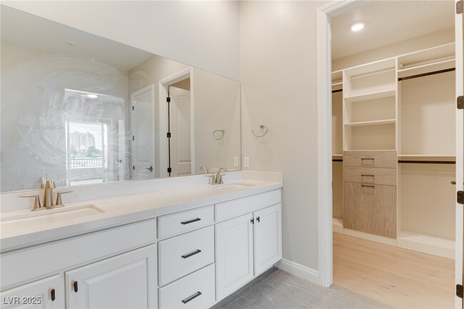 Building Photo - 9133 Las Manaitas Ave