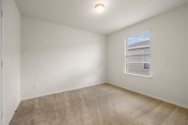 Building Photo - 11801 Jackson Fls Wy