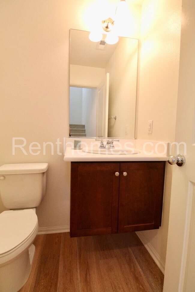 Building Photo - 1626 Waterlily Way